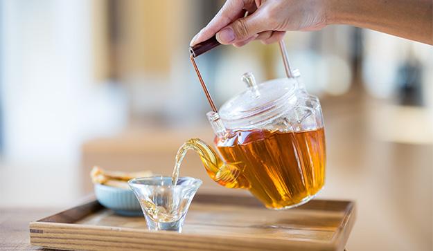 Meticulous tea leaf selection